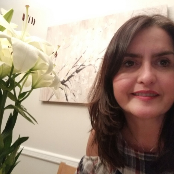 Meet your Posher, Miriam - Picture 1 of 1